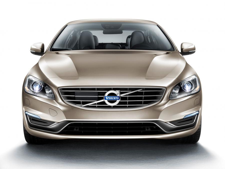  Volvo S60L 2013 года  (фото 2 из 12)